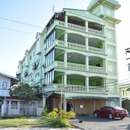Regency Suites Hotel 乔治敦 外观 照片