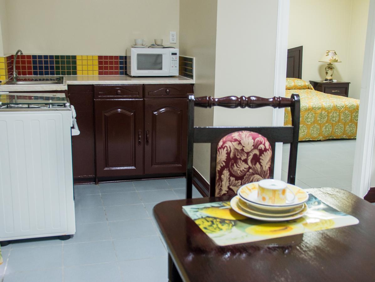 Regency Suites Hotel 乔治敦 外观 照片