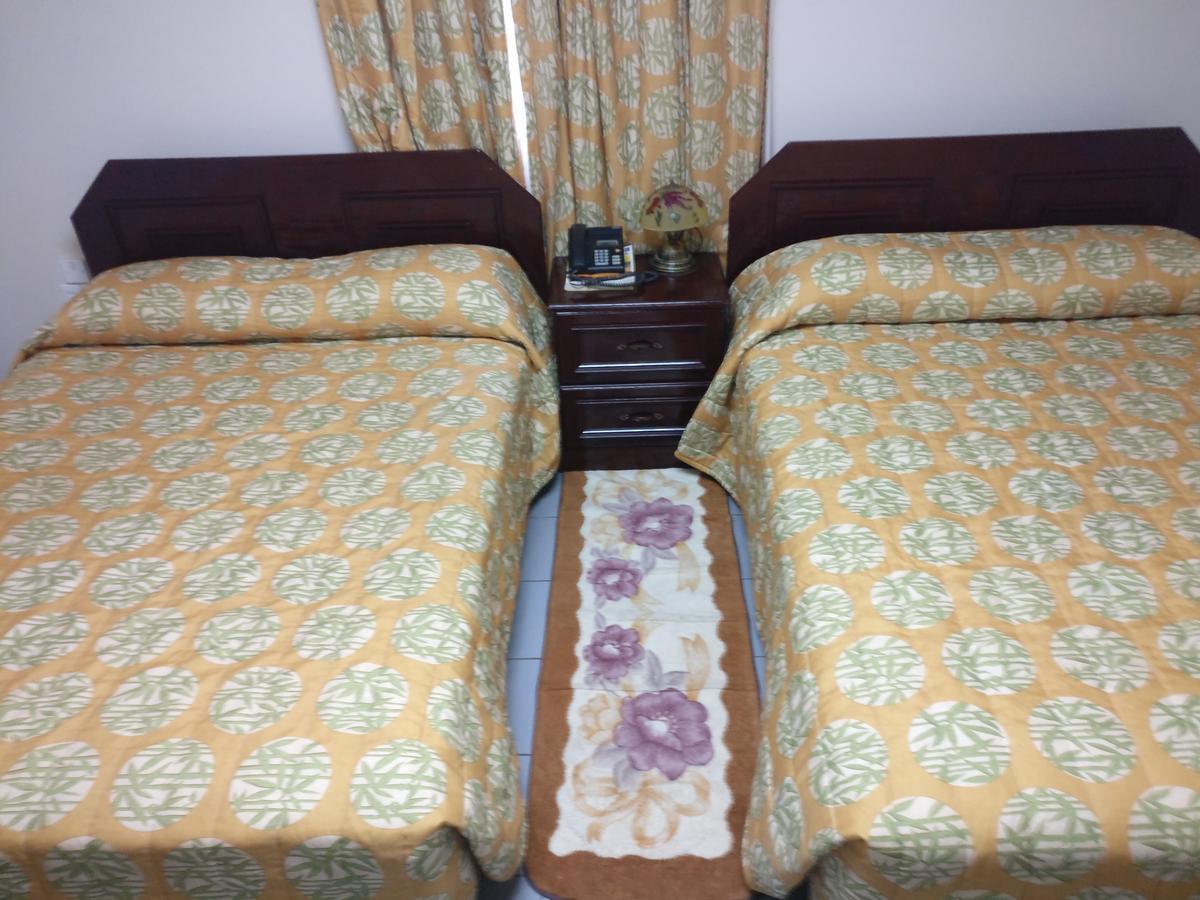 Regency Suites Hotel 乔治敦 外观 照片