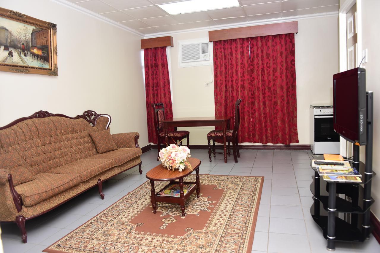 Regency Suites Hotel 乔治敦 外观 照片